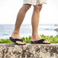 Reef Fanning — Men's -Outdoor Sports Shop Footwear Reef Mens Fanning Black Silver Lifestyle 2