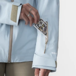 Bliss Jacket — Women's -Outdoor Sports Shop Strafe Bliss Jacket Powder Blue Mens 2024 Alt2